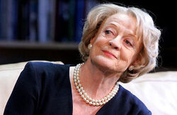 http://images3.wikia.nocookie.net/harrypotter/images/thumb/0/01/Maggie_Smith_2.jpg/250px-Maggie_Smith_2.jpg