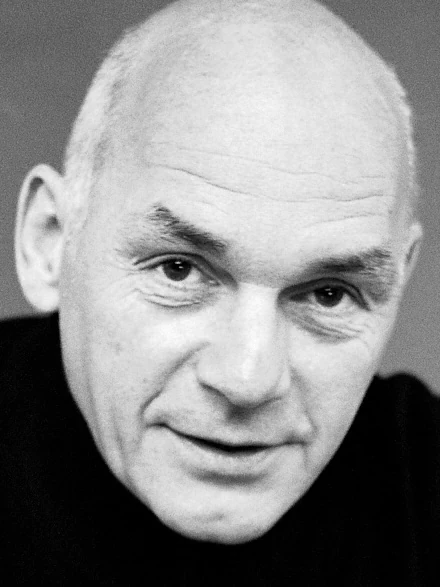 Erich Räuker dubs the voice of Edward Mars