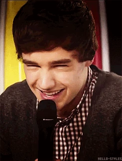 Leeyumsmile.gif