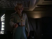 Quark bringt Sisko den bestellten Ehering