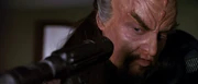 Colonel West verkleidet als Klingone.