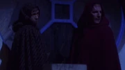 Archer und Tucker vor dem Antiquitätenladen