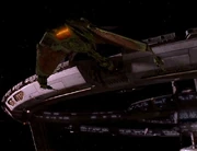 Die IKS Rotarran angedockt an Deep Space 9