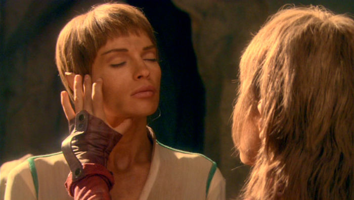 Here we see T'Pau The Vulcan not the 80s band curing T'Pol of her 