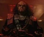 Capitán klingon en 2365.