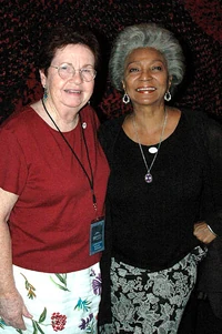 Bjo Trimble (con Nichelle Nichols)