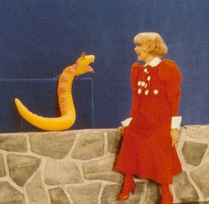 Carol Channing on Sesame Street with Sammy the Snake
