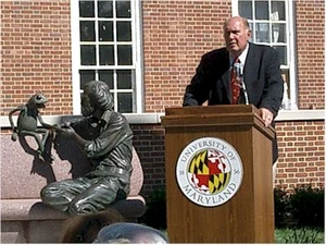 Willard Scott speaking at the Henson statue dedication, 2003.