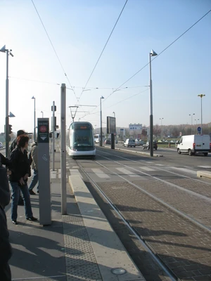 Rame Citadis assurant le service de la ligne A, en provenance d'Illkirch-Lixenbuhl et entrant en station Baggersee.
