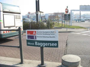 Signalétique en station (ici station Baggersee - lignes A et E).