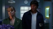 Clark checks on Lois at the hospital.