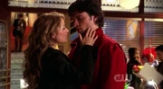 Lois hits on Clark.