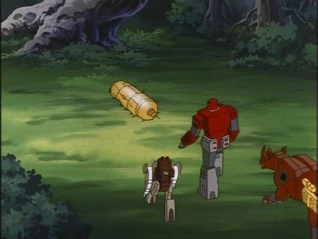 Look, I just found a big golden ham! Don't worry, I'm sure it's not a bomb.