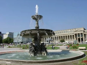 King's Building on Stuttgart's Palace Square
