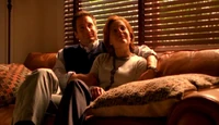 Mulder and Scully undercover as a married couple