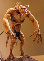 http://images3.wikia.nocookie.net/__cb20050320153553/fallout/images//thumb/a/a6/Deathclaw2.jpg/180px-Deathclaw2.jpg
