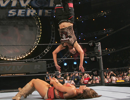 WWE Survivor Series 2006 Review - Lita Moonsaults on Mickie James in her final match