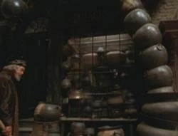 http://images3.wikia.nocookie.net/__cb20120731132553/harrypotter/ru/images/f/f2/Котлы.jpg