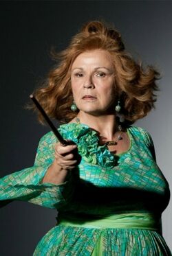 Molly Weasley - Harry Potter Wiki